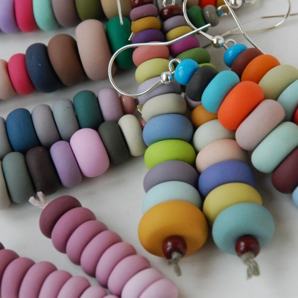 Auskarai "spalvotos piramidės"