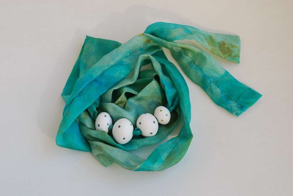 originalus, spalvotas, taškuotas kaklo papuošalas "Mano šilkinis"