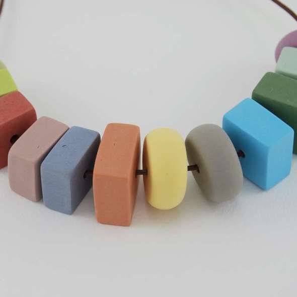 papuošalų serija "Be makiažo. Tikras."