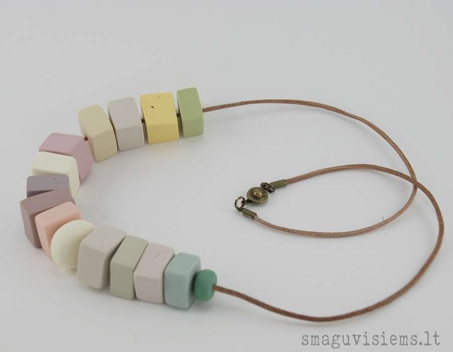 papuošalų serija "Be makiažo. Tikras."