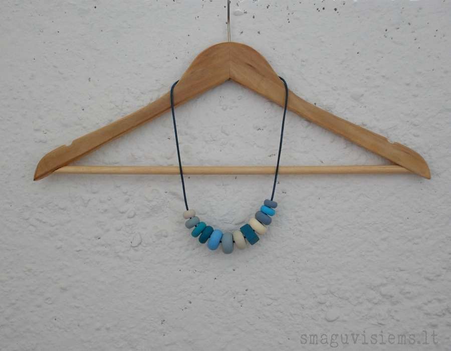 papuošalų serija "Be makiažo. Tikras."