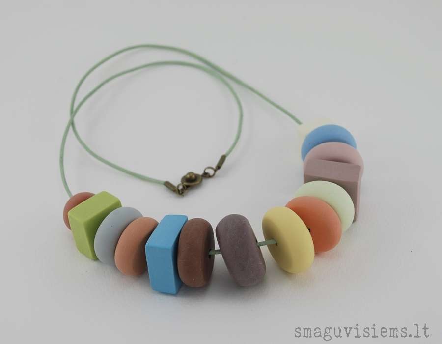 papuošalų serija "Be makiažo. Tikras."