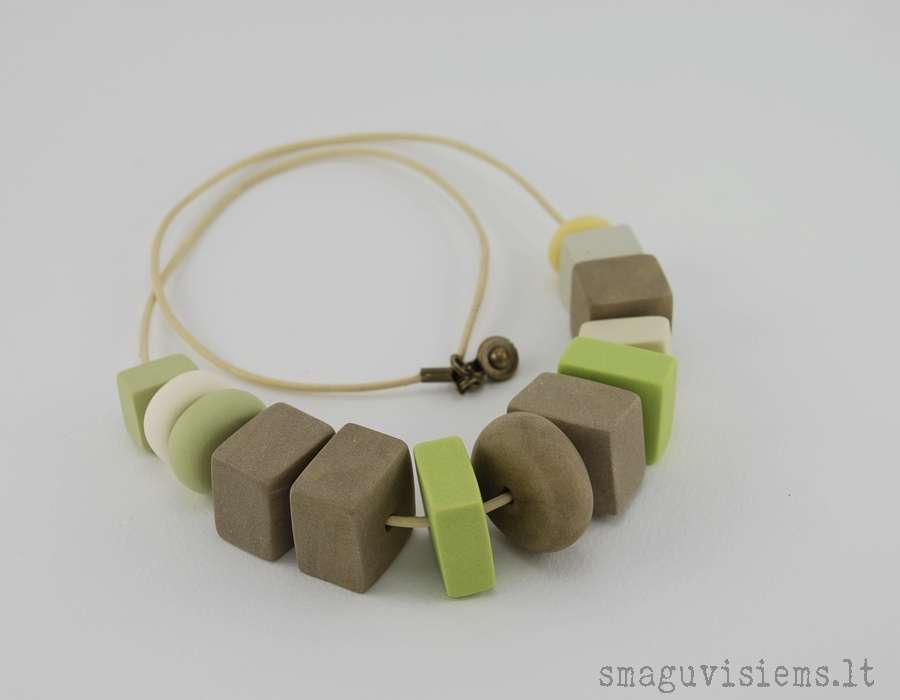 papuošalų serija "Be makiažo. Tikras."