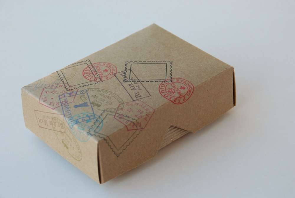 Vokų su atvirukais rinkinys džiugioms mintims pakuoti