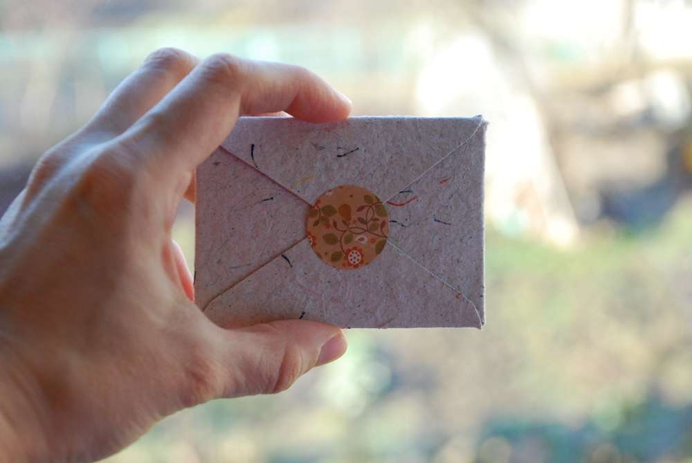 Vokų su atvirukais rinkinys džiugioms mintims pakuoti