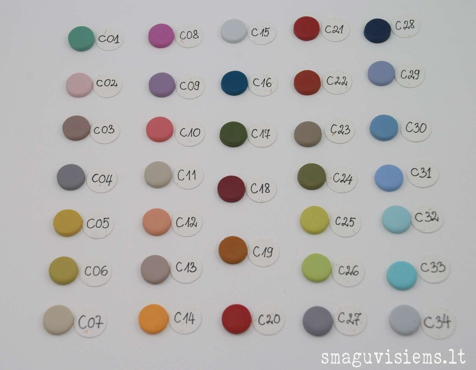 užsakomų sagų spalvų pavyzdžiai