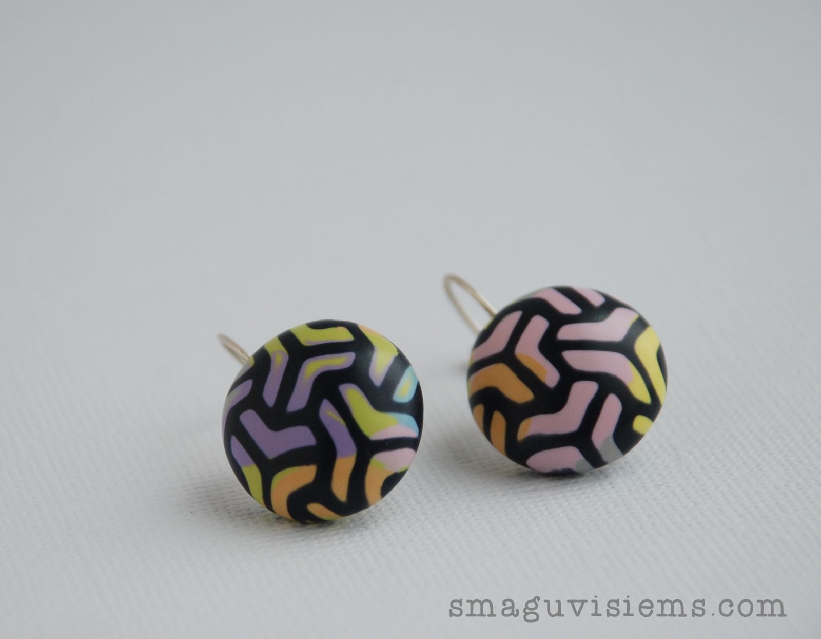 Raštuoti rankų darbo polimerinio molio auskarai