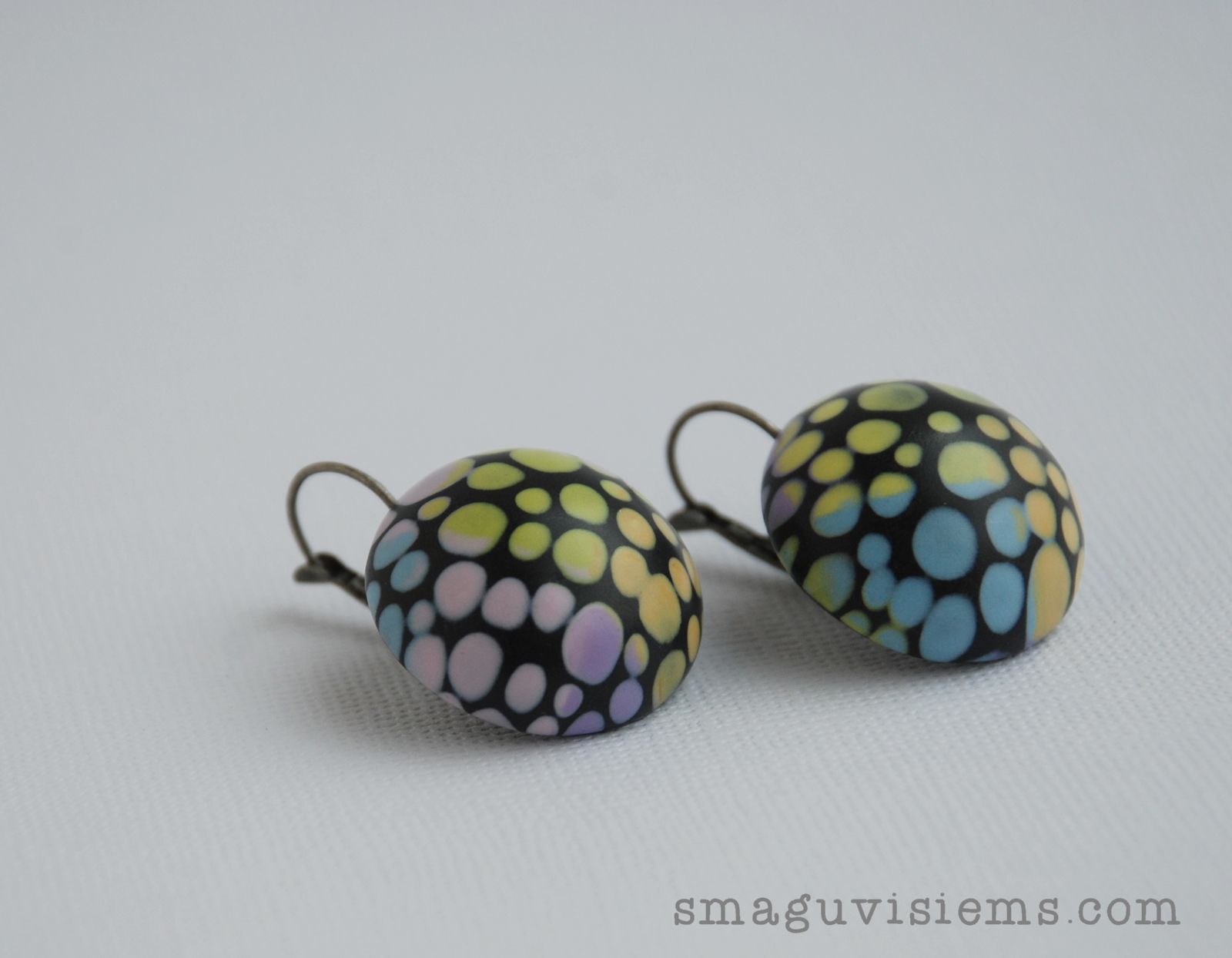 Raštuoti rankų darbo polimerinio molio auskarai