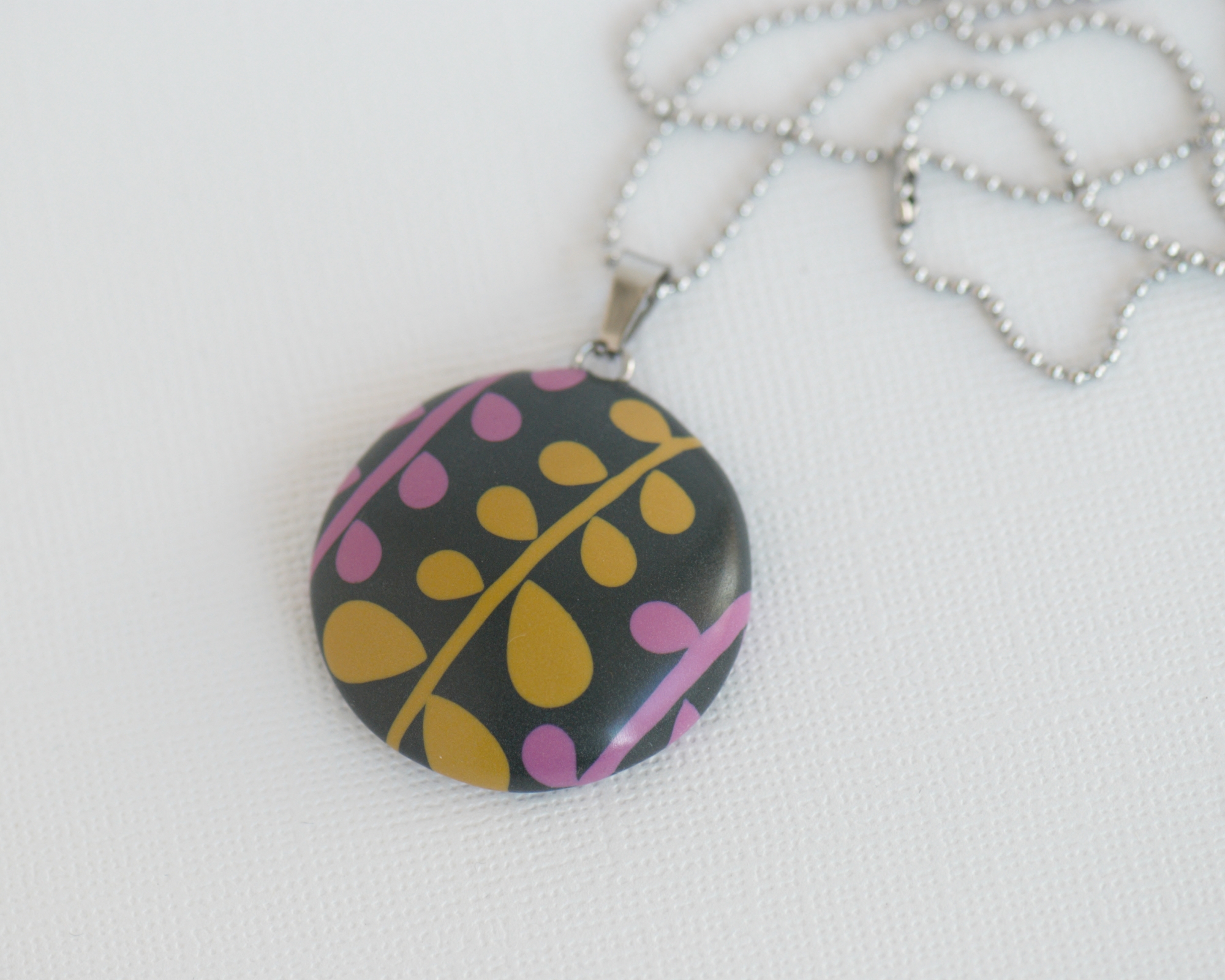 rankų darbo polimerinio molio pakabukas