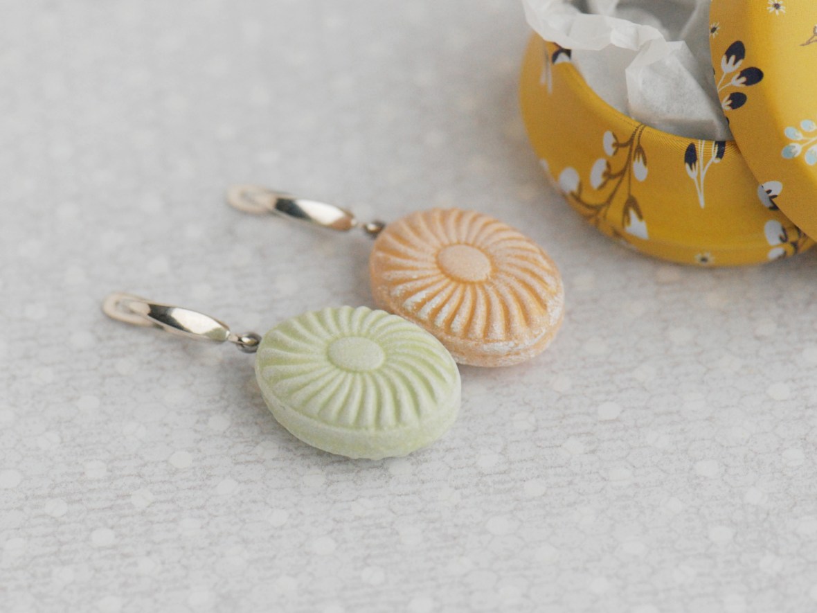 auskarai iš mini skanėstų serijos