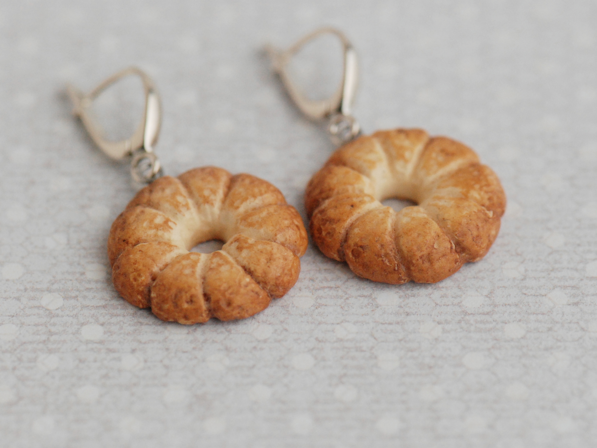 auskarai iš mini skanėstų serijos