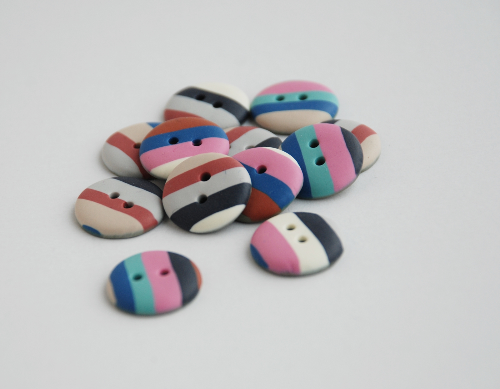 rankų darbo sagos, polimerinio molio